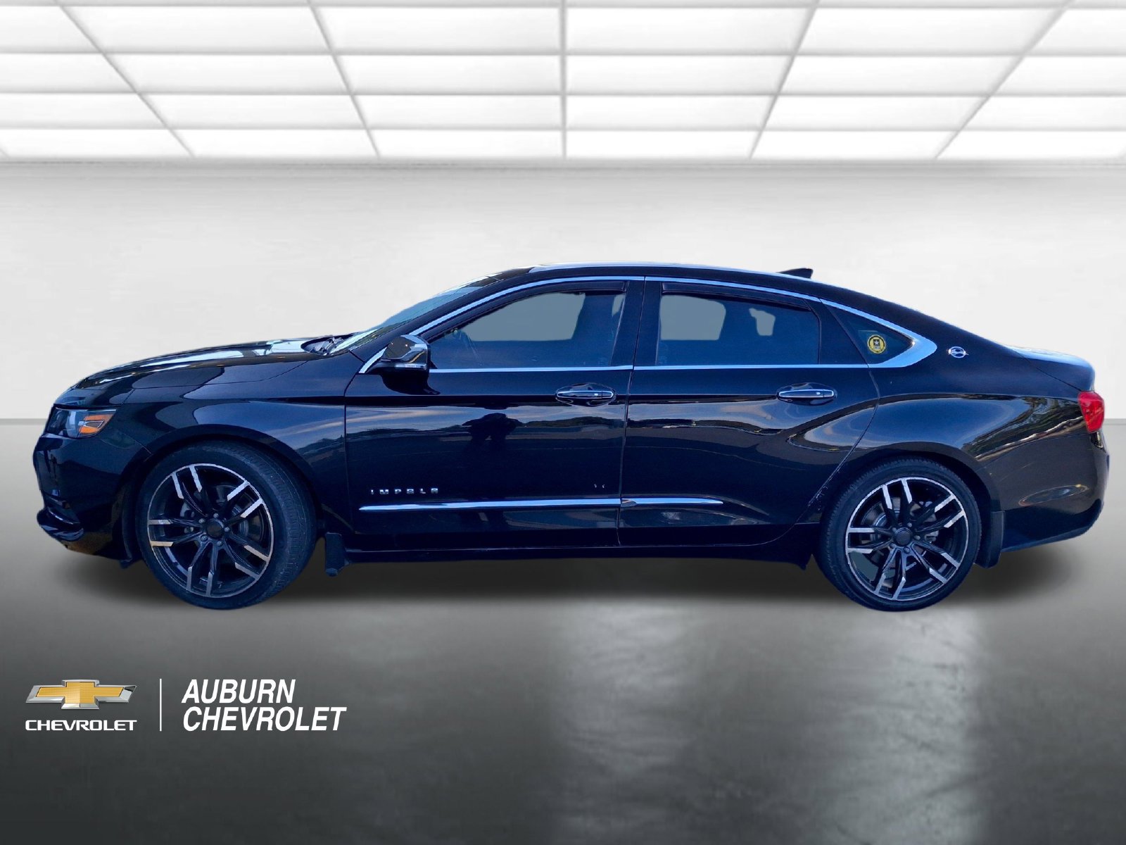 Used 2017 Chevrolet Impala Premier w/ Enhanced Convenience Package FWD image 2