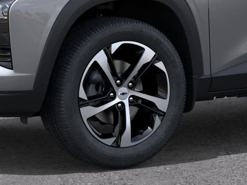 Used 2026 Chevrolet Trax RS w/ Sunroof Package FWD image 9