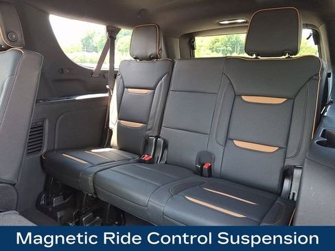 Used 2024 GMC Yukon XL AT4 w/ AT4 Premium Plus Package AWD/4WD image 21