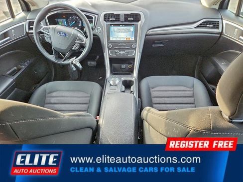 Used 2019 Ford Fusion SE image 15