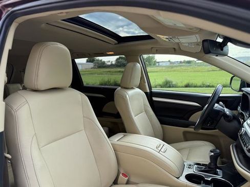 Used 2019 Toyota Highlander Limited Platinum image 14