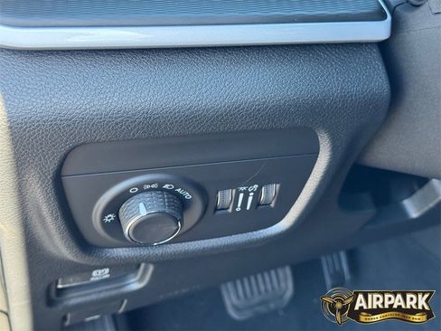 New 2025 Jeep Grand Cherokee Laredo image 20