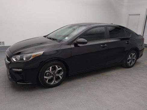 Used 2020 Kia Forte LXS image 2