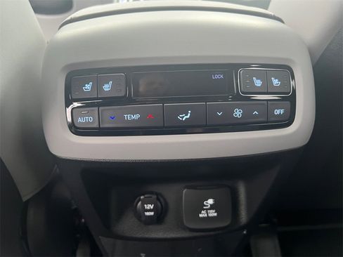 Used 2023 Hyundai Palisade SEL w/ Premium Package image 26