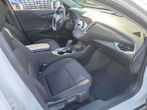 Used 2024 Chevrolet Malibu LT image 16