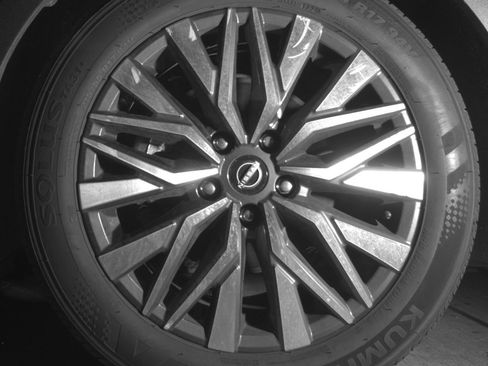 Used 2025 Nissan Altima 2.5 SV FWD image 12
