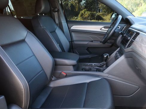 Used 2021 Volkswagen Atlas Cross Sport SE image 26