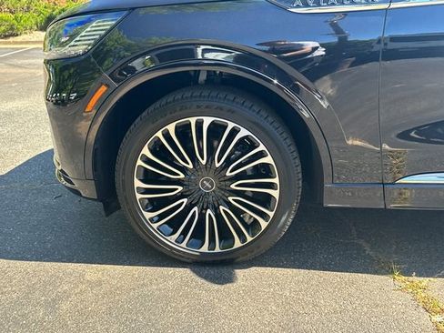 New 2025 Lincoln Aviator Black Label AWD/4WD image 13