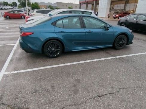 Used 2026 Toyota Camry SE FWD image 12