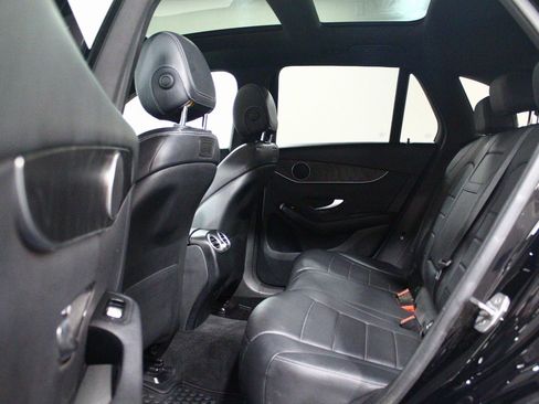 Used 2018 Mercedes-Benz GLC 300 4MATIC image 28