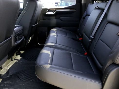 Used 2026 Chevrolet Silverado 1500 LT Trail Boss w/ LT Trail Boss Premium Package AWD/4WD image 24