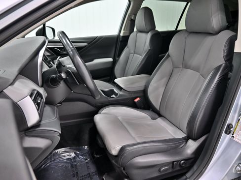 Used 2023 Subaru Outback Limited AWD/4WD image 6