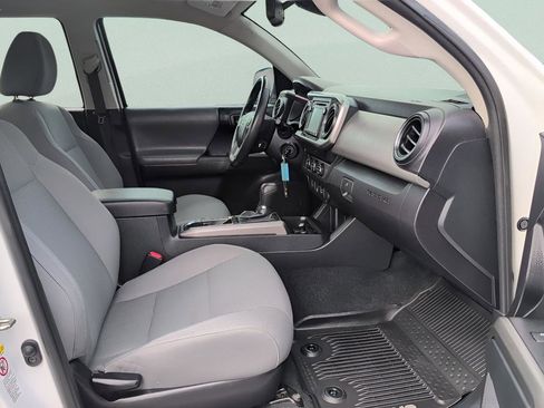 Used 2019 Toyota Tacoma 2WD Double Cab image 36