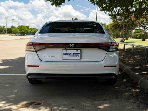 Used 2023 Honda Accord EX image 8