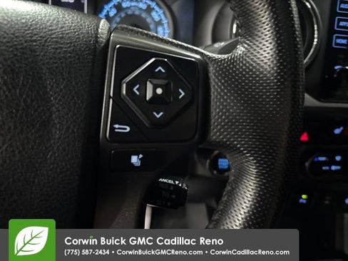 Used 2016 Toyota Tacoma TRD Off-Road w/ Premium & Technology Package AWD/4WD image 19