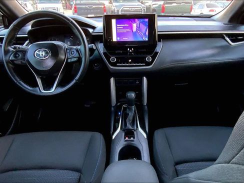 Used 2025 Toyota Corolla Cross AWD Hybrid image 14
