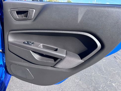 Used 2011 Ford Fiesta SES image 21