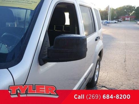 Used 2012 Jeep Liberty Sport w/ Popular Equipment Group AWD/4WD image 11