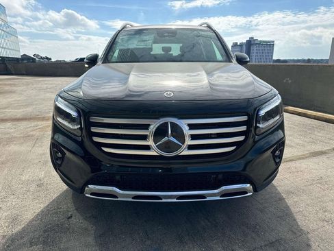 Used 2025 Mercedes-Benz GLB 250 image 2