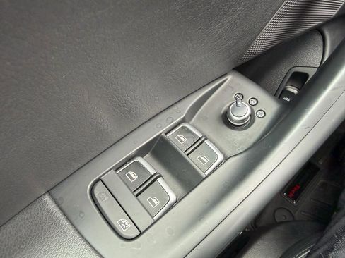 Used 2018 Audi Q3 2.0T Premium AWD/4WD image 31