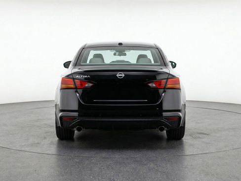Used 2025 Nissan Altima 2.5 SV FWD image 7