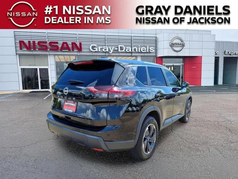 Used 2025 Nissan Rogue SV FWD image 7