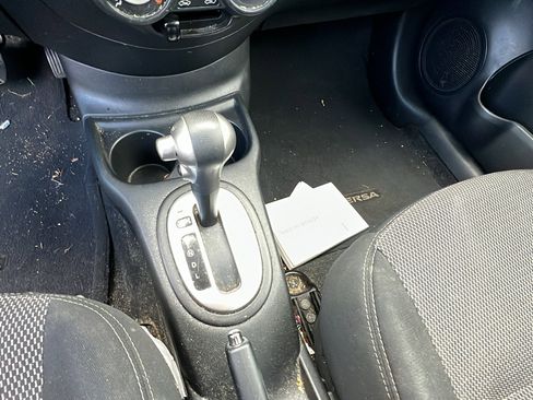 Used 2014 Nissan Versa SV image 28