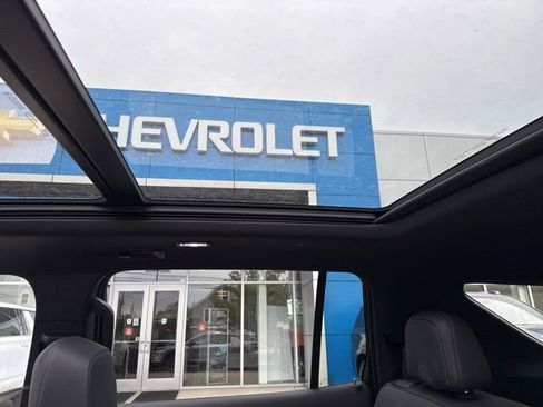 Used 2025 Chevrolet Traverse Z71 w/ Enhanced Driving Package AWD/4WD image 18