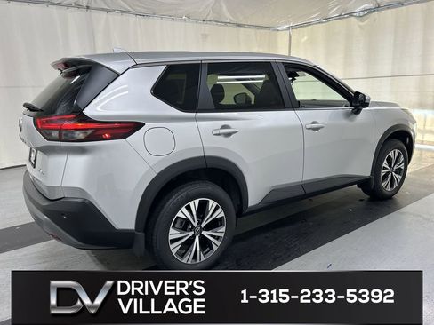 Used 2023 Nissan Rogue SV AWD/4WD image 2