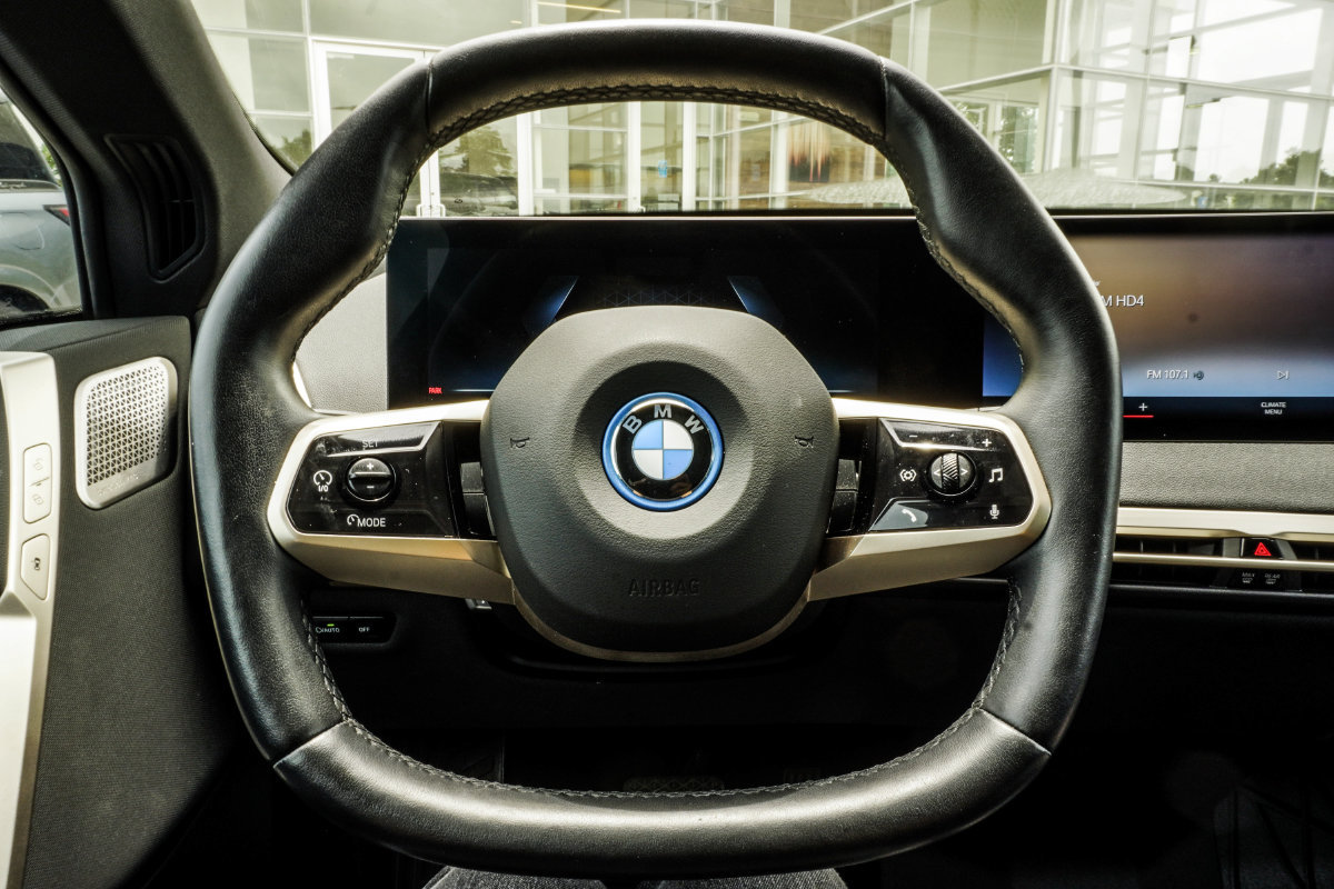 Used 2023 BMW iX M60 w/ Executive Package AWD/4WD image 15