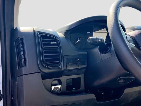 Used 2024 RAM ProMaster 2500 w/ Convenience Group image 10