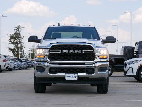 Used 2021 RAM 2500 Tradesman w/ Chrome Appearance Group AWD/4WD image 3