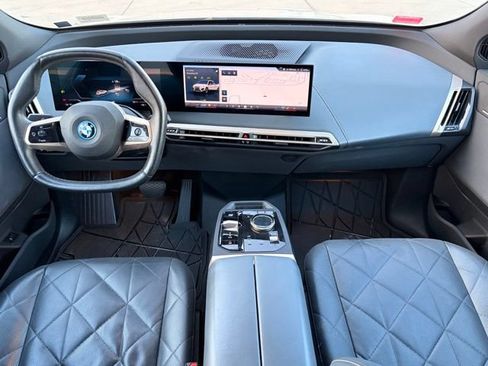 Used 2024 BMW iX xDrive50 w/ Premium Package AWD/4WD image 13