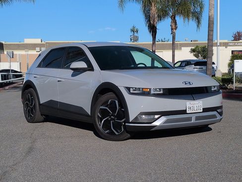 Used 2024 Hyundai Ioniq 5 SE image 2