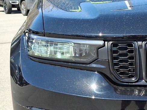 Used 2023 Jeep Grand Cherokee L Laredo image 9