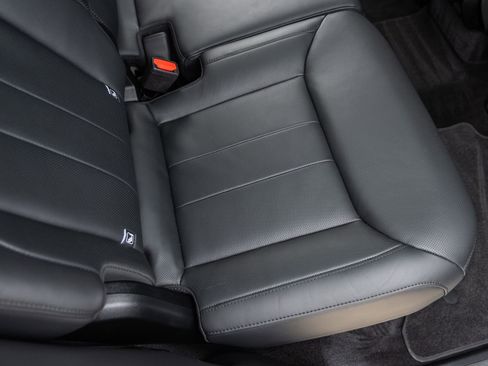 Used 2025 Land Rover Range Rover Sport SE image 36