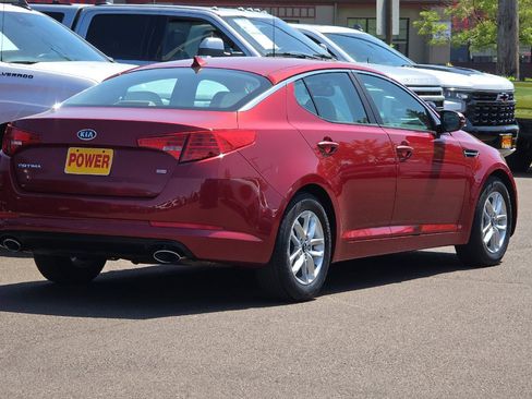 Used 2011 Kia Optima LX w/ Convenience Pkg FWD image 4