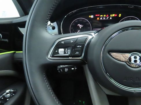 Used 2023 Bentley Bentayga Extended Wheelbase image 11