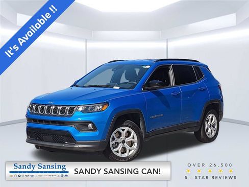 Used 2025 Jeep Compass Latitude AWD/4WD image 1