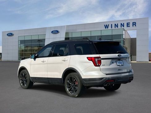 Used 2018 Ford Explorer XLT w/ Equipment Group 202A image 3