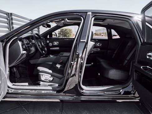 Used 2014 Rolls-Royce Ghost RWD image 29