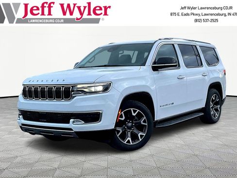 Used 2024 Jeep Wagoneer Series III w/ Flexible Seating Group AWD/4WD image 1
