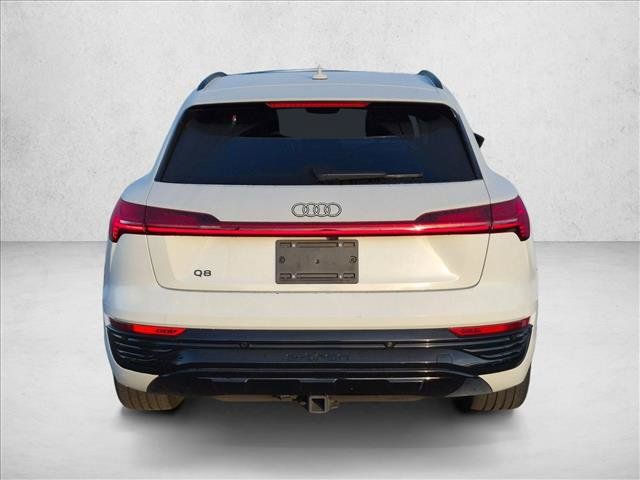 Used 2024 Audi Q8 e-tron Premium AWD/4WD image 6