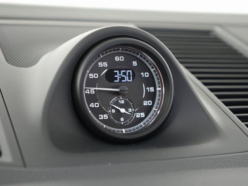 New 2026 Porsche Macan image 26