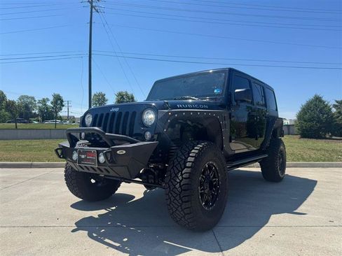 Used 2018 Jeep Wrangler Unlimited Rubicon w/ Connectivity Group AWD/4WD image 30