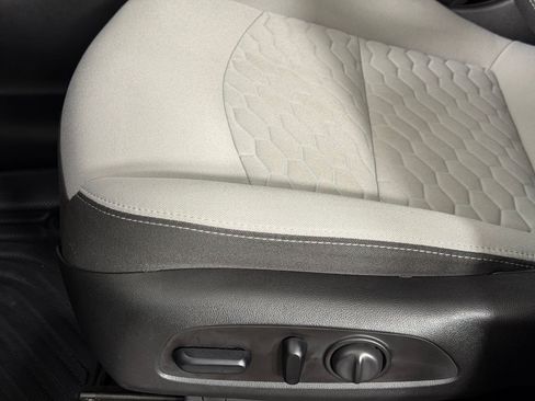 Used 2020 Chevrolet Equinox LT image 14