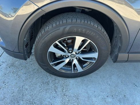 Used 2018 Toyota RAV4 XLE image 4