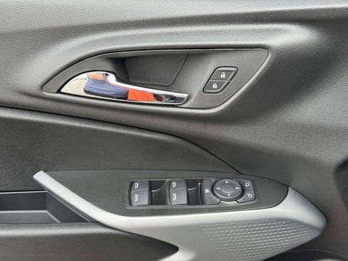 New 2026 Chevrolet Trax RS w/ Sunroof Package image 19