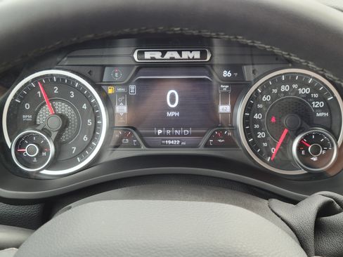 Used 2025 RAM 2500 Big Horn AWD/4WD image 9