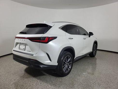 Used 2024 Lexus NX 250 FWD image 4